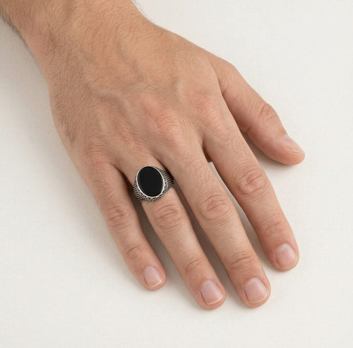 Oval onyx solitaire men ring