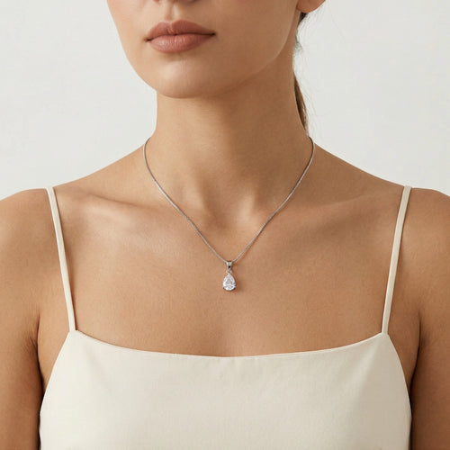 Tropfenförmiger Anhänger