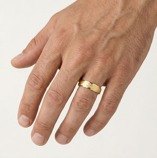 Unique yellow gold wedding ring