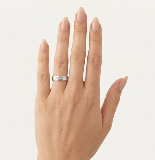 Breiter halb polierter, halb matter Ehering