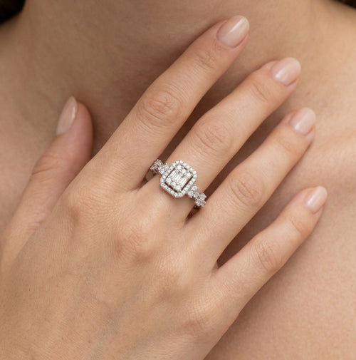 Eleganter Halo-Sterlingsilber-Ring für Damen