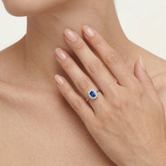 Diamantový prsten se safírem