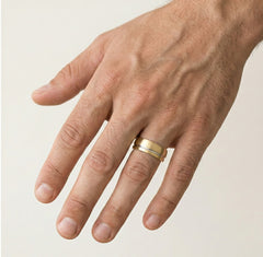 Eleganter zweifarbiger Ehering