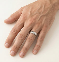 Alliances élégantes en or blanc