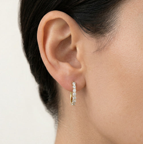 Ohrringe mit einer Diamantreihe