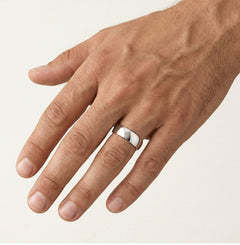 Klasický tlustý snubní prsten z bílého zlata