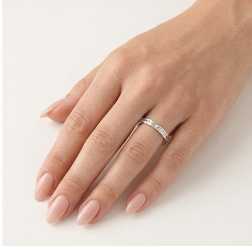 Kleiner Ehering aus Weißgold