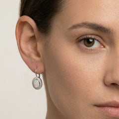 Náušnice bílý opál s lunetou na klasické zapínaní