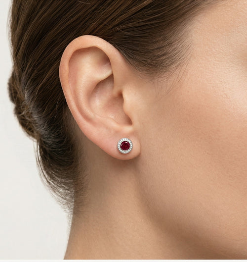 Zargenfassung-Halo-Ohrstecker mit rotem Quarz