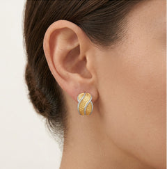 Wavy yellow gold earrings