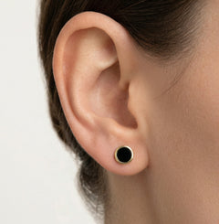 Unisex černé onyxové pecky ze žlutého zlata