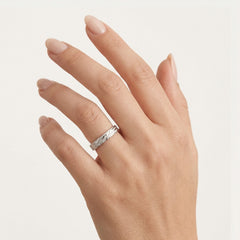 Bague de mariage design en or blanc avec finition brillante et mate