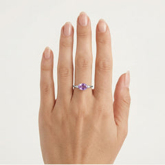 Amethyst- und Zirkonia-Ring aus Weißgold