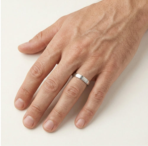 Eleganter Weißgold-Ehering