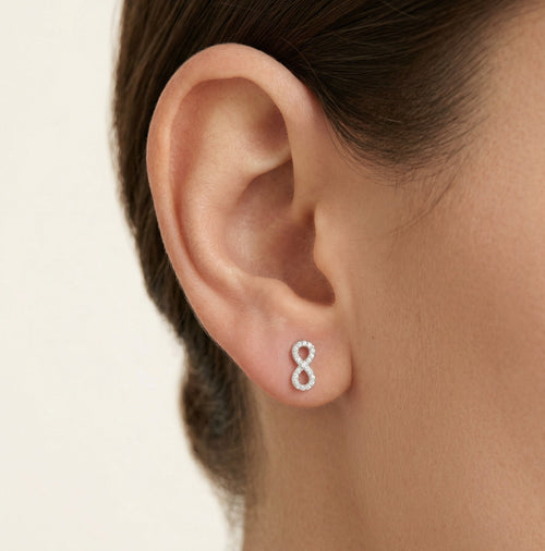Boucles d’oreilles infini en argent avec zircons cubiques