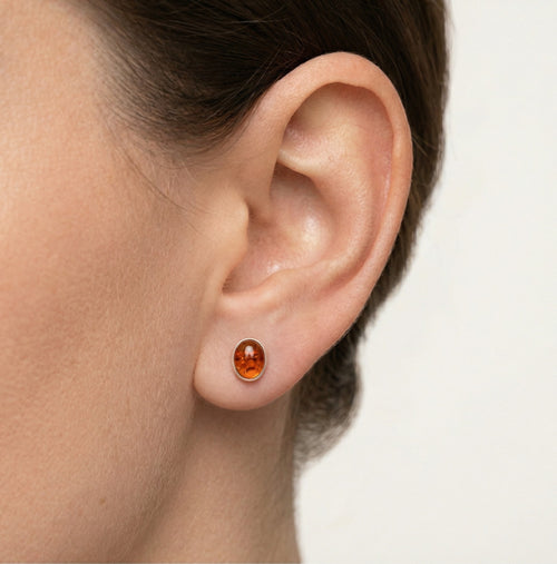 Oválné jantarové náušnice