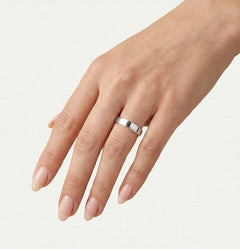 Dicker 4mm Weißgold-Ehering mit Stufenseiten