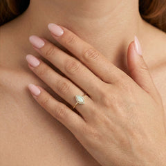 Marquise Weißopal Goldring