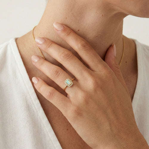 Prsten obdélníkový opál s lunetou