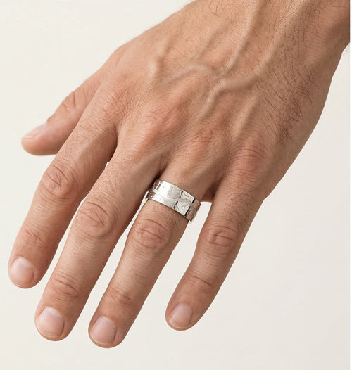 Bague de mariage en or blanc gravée