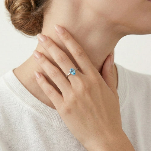 Blauer Topas-Ring in Tropfenform