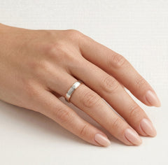 Anillo de boda solitario en oro blanco y rosa