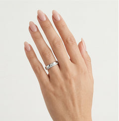 Bague de mariage classique en or blanc