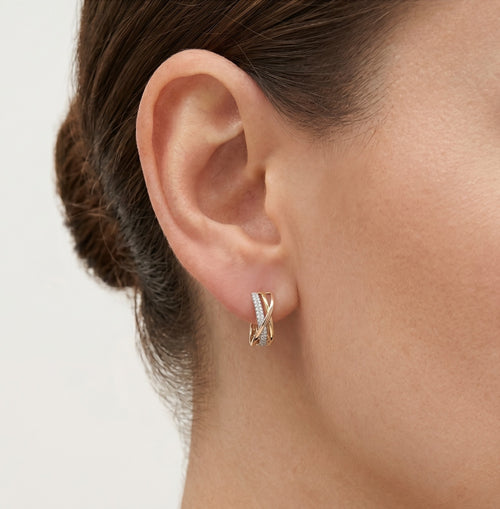 Gedrehte Diamant-Ohrringe aus drei Goldtönen