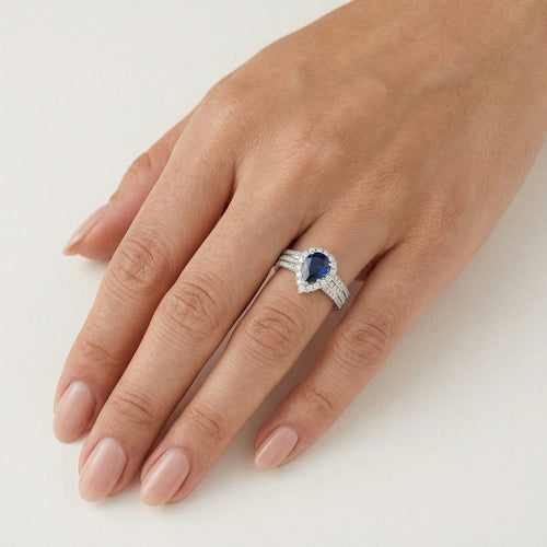 Bague sophistiquée en or blanc avec pierre précieuse