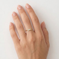 Bague sertie en canal avec diamants