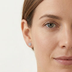 Pendientes de botón de oro blanco con diamantes