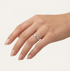 Tenké elegantní prsteny z bílého zlata