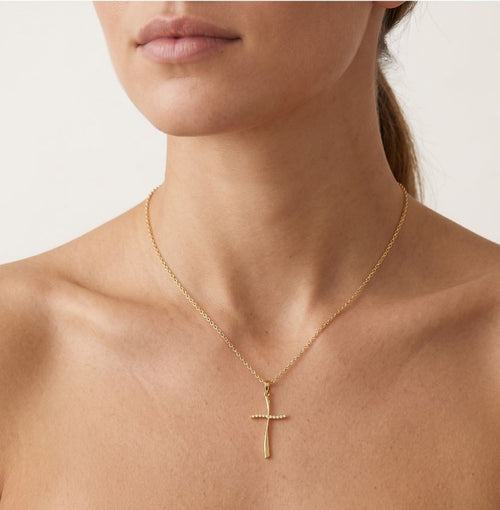 Elegantes, verdrehtes Kreuz mit Zirkonia