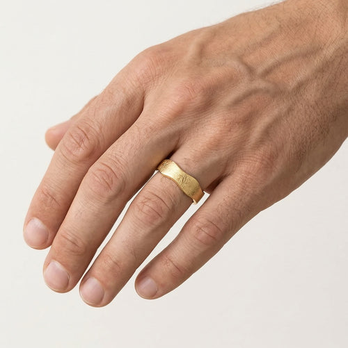 Bague de mariage unique en or mat au design rond