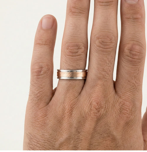 Elegante anillo de boda grueso de oro blanco y rosa