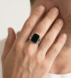 Emerald onyx polished men ring