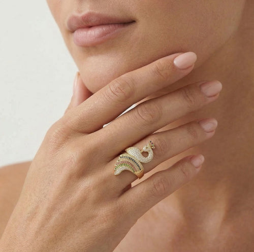 Zlatý prsten s pávem