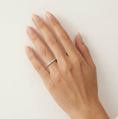 Okouzlující zlatý prsten s diamanty