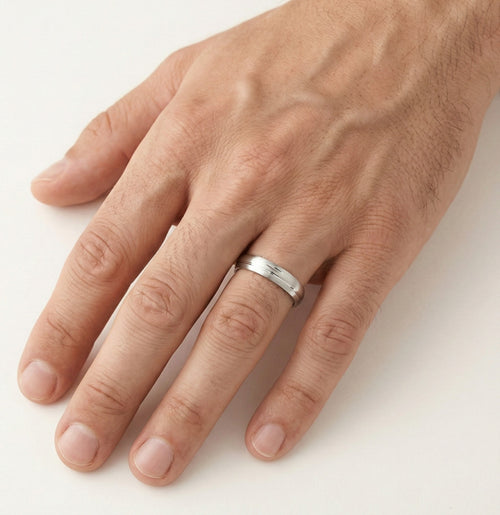 Bague de mariage ronde à finition mate