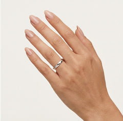 Bague de fiançailles fine en or blanc