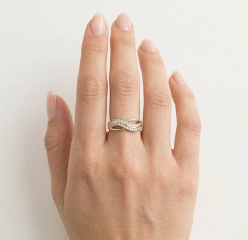 Gebogene-Linien-Cubic-Zirkonia-Goldring