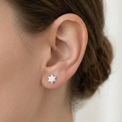 Boucles d’oreilles puces étoile en or blanc éclatantes