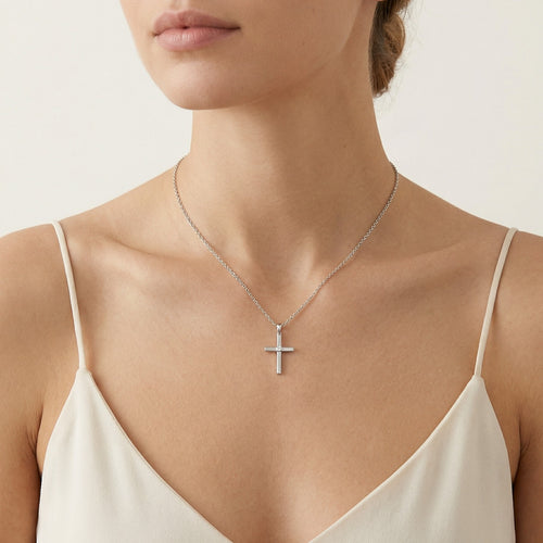 Kreuz mit einem Solitär-Diamanten