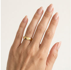 Masivní hladký snubní prsten ze žlutého zlata