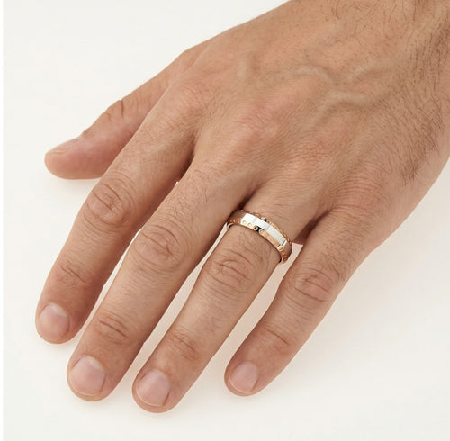 Anillos de boda de oro blanco y rosa con círculos