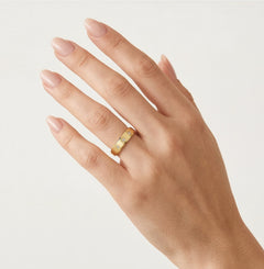 Alliance en or jaune mat scintillante