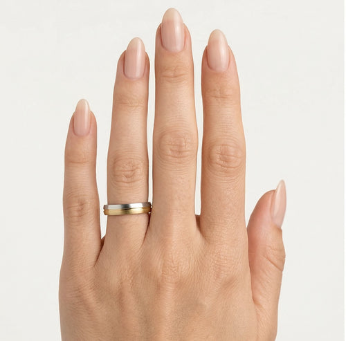 Eleganter Bicolor-Gold-Ehering mit mattem Finish