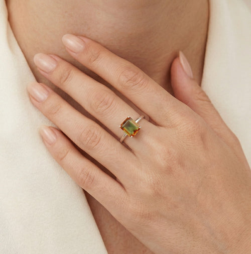 Bague Élégance Zultanite Embrace