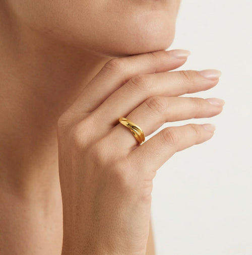 Kroucený prsten ze žlutého zlata