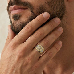 Zweifarbiger Goldring mit Anker und Zirkonia